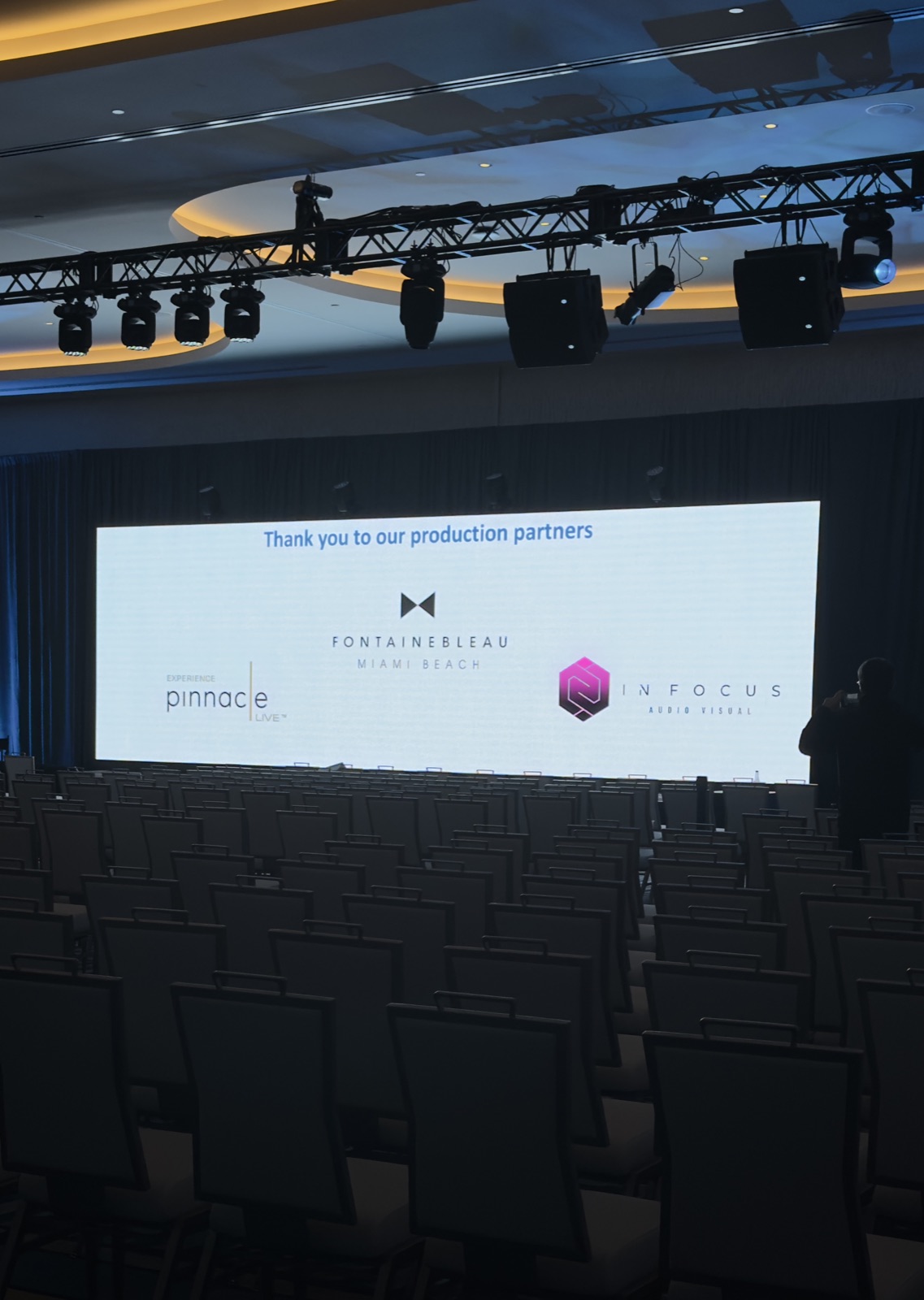 LED wall closing slide thanking production partners Fontainebleau Miami Beach, Pinnacle Live and InFocus Audio Visual